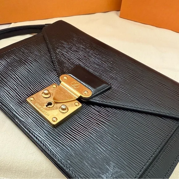 Louis Vuitton Epi Pochette Sellier Draggone Black Clutch Bag